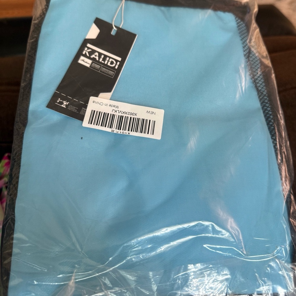 Kalidi Blue and Black Backpack for Laundry - Picture 2 of 6